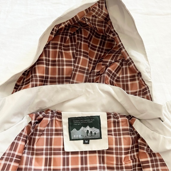 NWOT Khaki Hooded Cargo Windbreaker  “Find Your Own Way”  Men’s M  Gorpcore - Picture 14 of 16